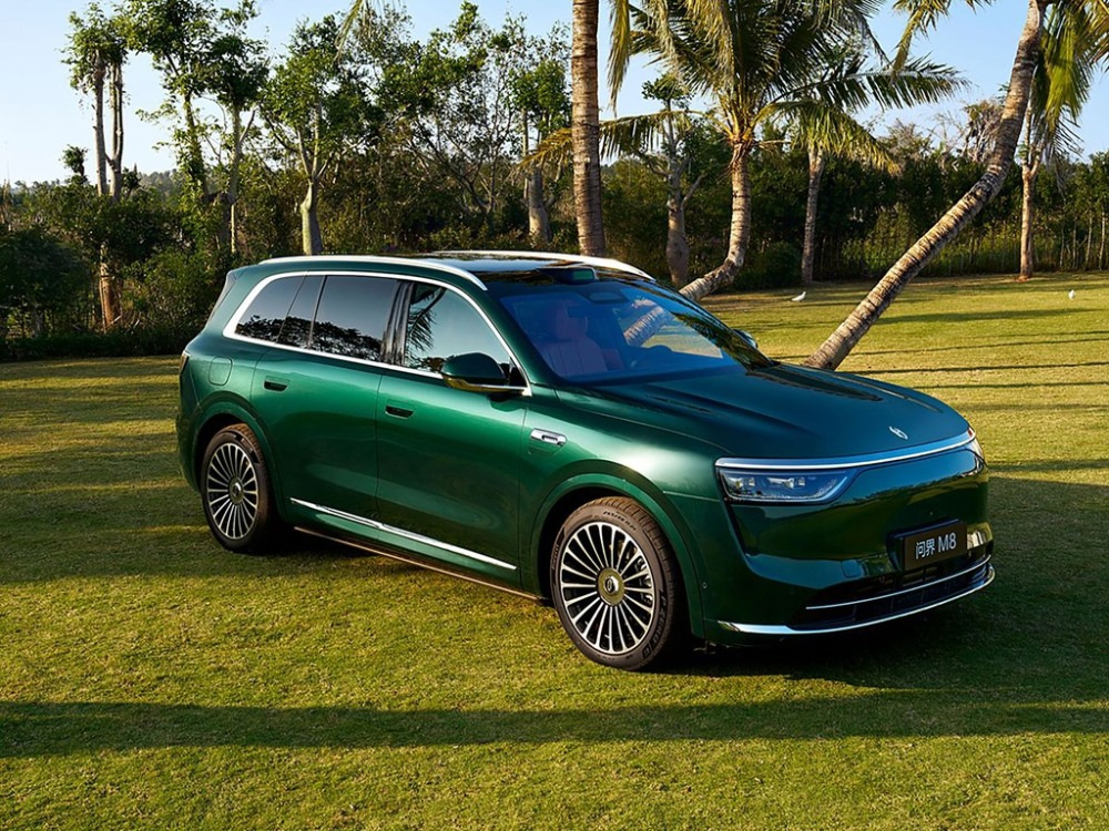 Review of the Electric Version of the AITO M8 SUV