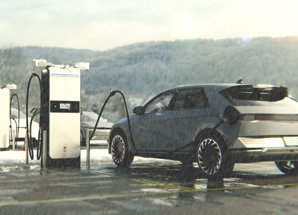 Driving an Electric Car in Rain: Safety and Driving Tips