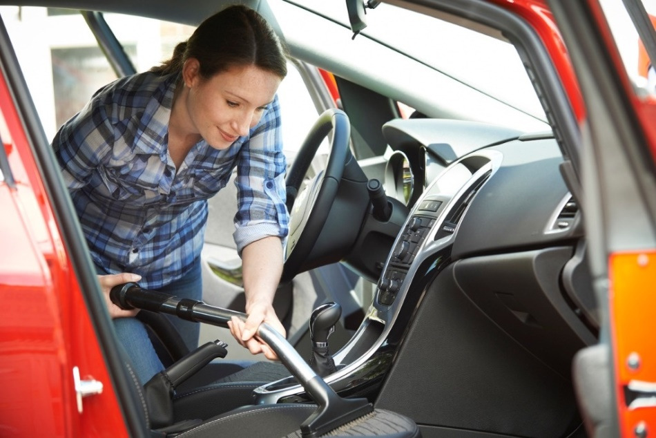 How to Eliminate Unpleasant Odors in Your Car