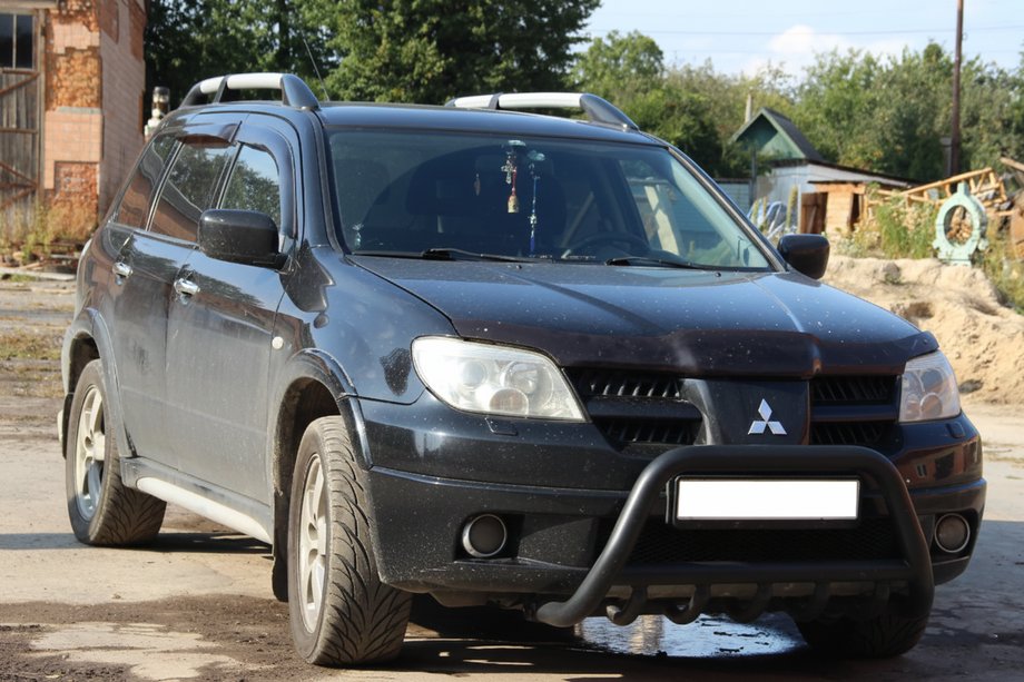 Mitsubishi Outlander 2001-2006 Bull Bar WT003 Black Stainless Steel Image