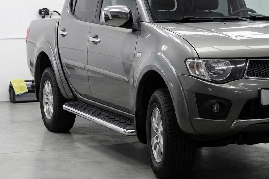 Mitsubishi L200 2006-2015 Side Steps Maydos V1 (2 pcs, Aluminum & Stainless Steel) Image