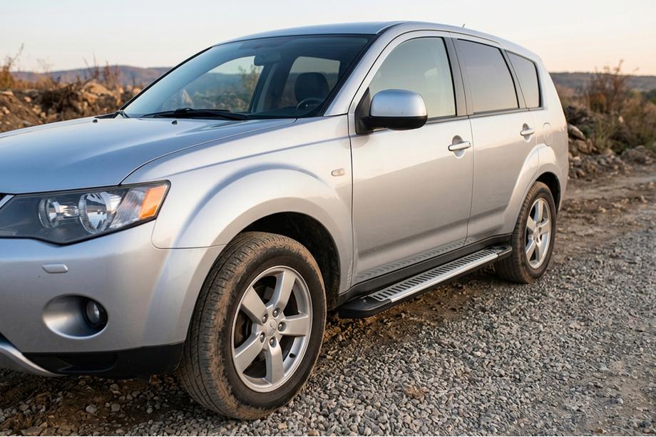 Mitsubishi Outlander 2006-2012 Side Steps Line (2 pcs, Aluminum) Photo 1