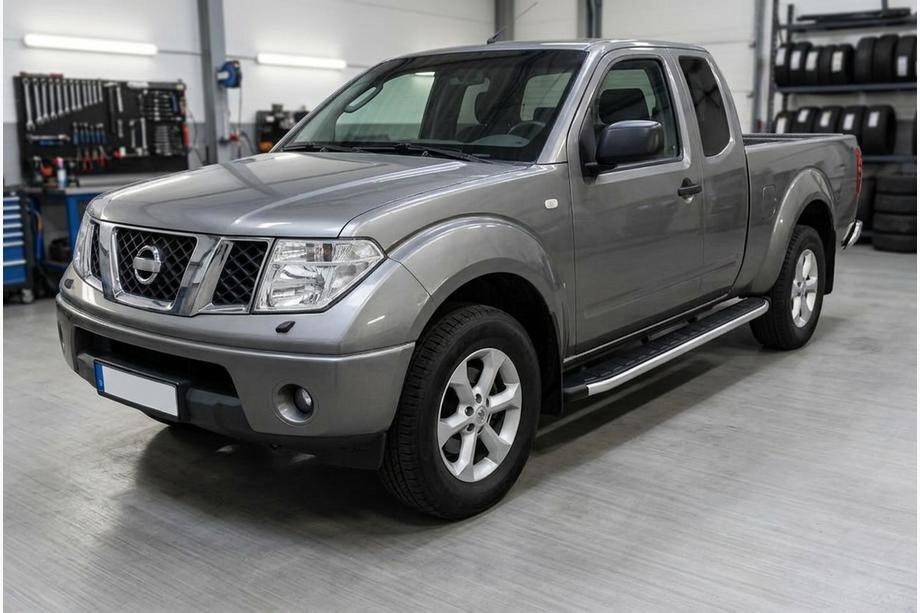 Nissan NP300 1999-2015 Side Steps Fullmond (2 pcs, Aluminum) Image