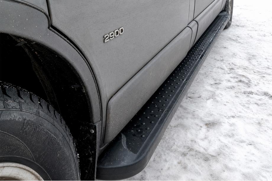 Opel Vivaro 2001–2015 Side Steps Allmond Black (2 pcs, Aluminum) Image