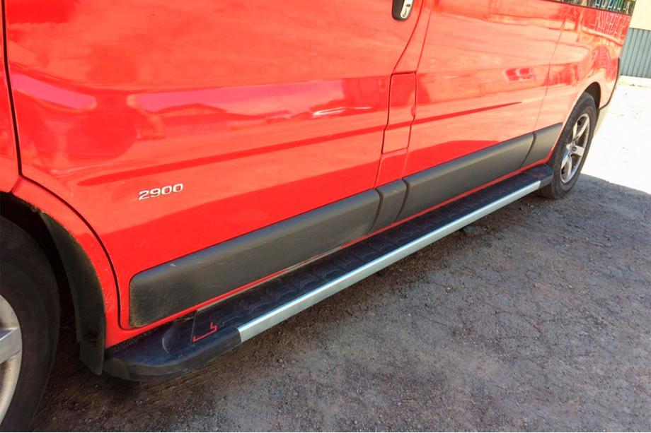 Renault Trafic 2001–2015 Side Steps RedLine V1 (2 pcs, Aluminum) Image