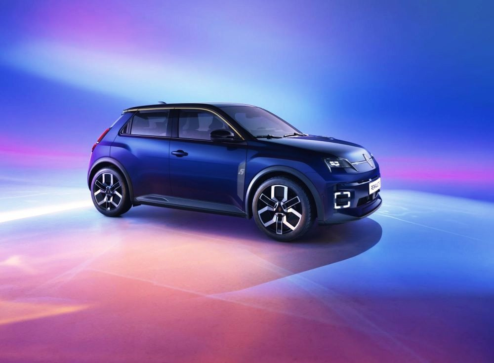 Renault 5 E-Tech: Review of the Stylish City Electric Car