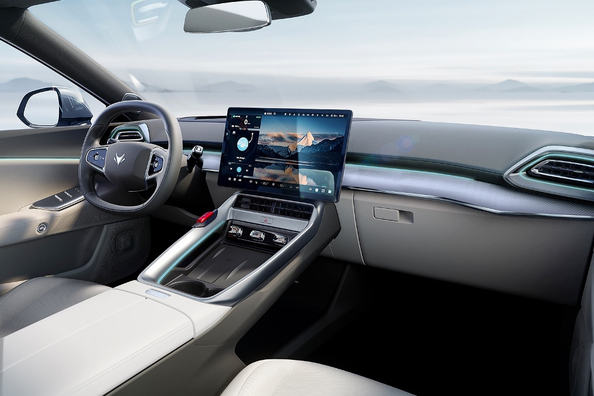 Arcfox S5 Review: Electric Sedan for Dynamic Driving Photo 5