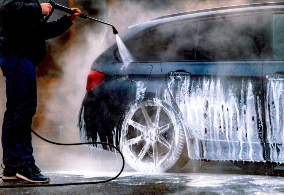 Can You Wash Your Car in Winter: Safe Washing Rules