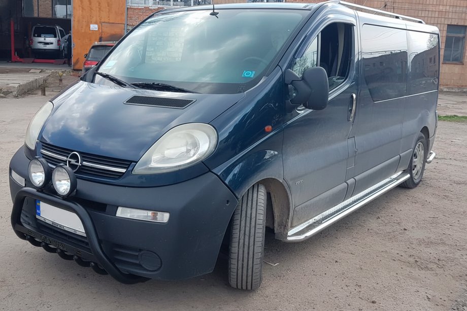 Opel Vivaro 2001–2015 Bull Bar WT004 Black (Stainless Steel) Photo 2