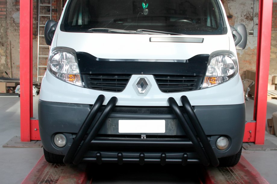 Renault Trafic 2001–2015 Bull Bar F1-01 Black (Stainless Steel) Image
