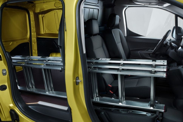 Opel Combo Cargo Review: Practical Compact Van Photo 5