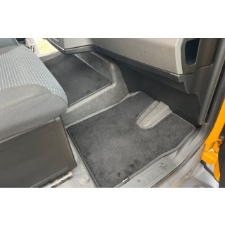 Deluxe Textile Floor Mats (Black) MAN TGL 2005–2020 photo 1