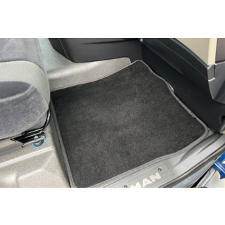 Textile Floor Mats Premium (Black) MAN TGX 2020- photo 2