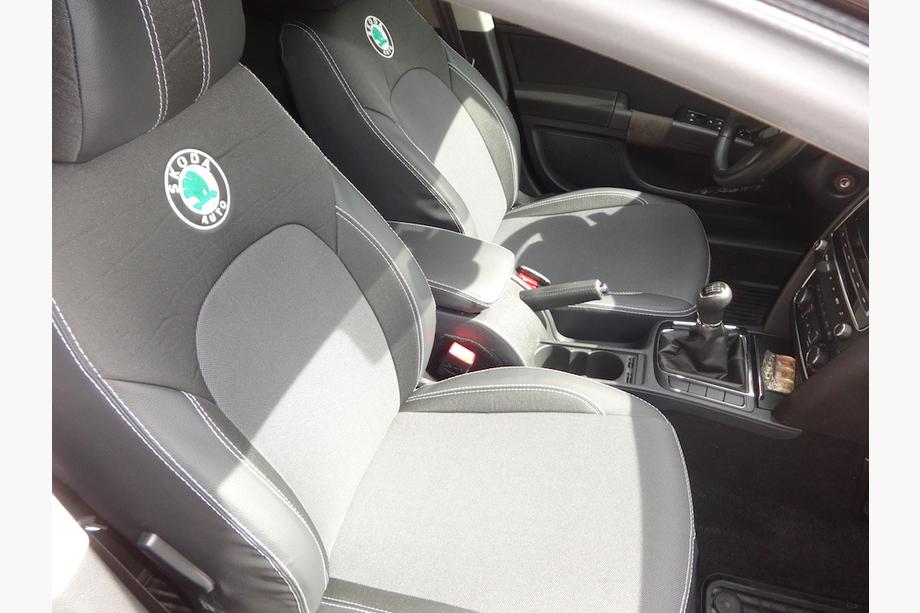 Skoda Superb 2001-2009 Car Seat Covers (Leatherette↗Fabric, Premium) Photo 7