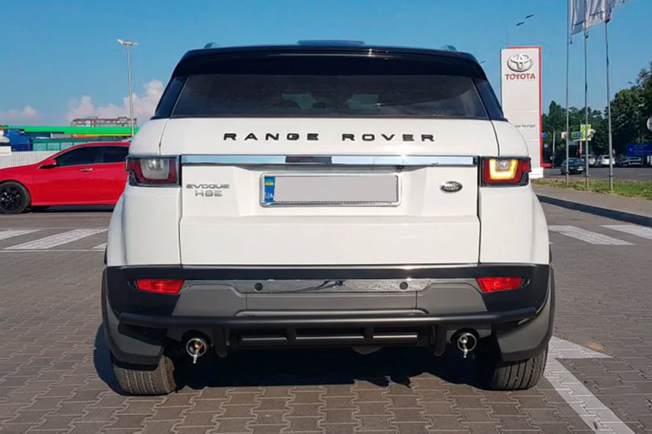 Range Rover Evoque 2012-2018 Rear Guard AK005-1 Black (Stainless Steel) Photo 2