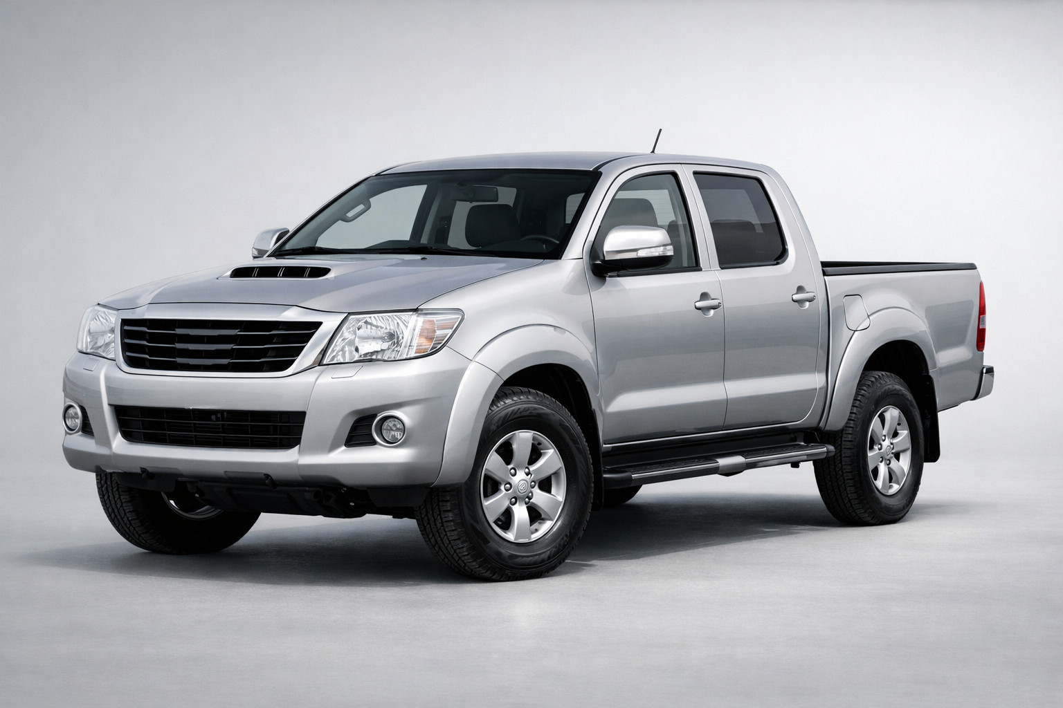 Toyota Hilux 2006-2015 review: work pickup or outdated format?