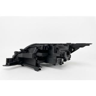 Front headlight (2019-2024, right) Mitsubishi L200 2015-2024 photo 3