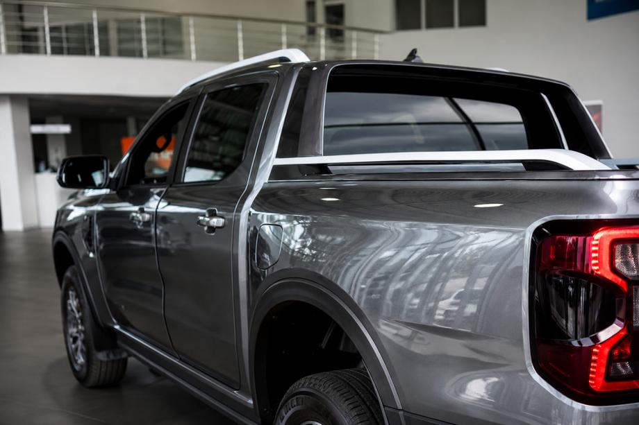 Ford Ranger 2022- OEM Gray Roof Rails (Aluminum) Photo 1