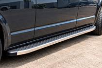Volkswagen T5 Multivan 2003–2010 Side Steps BlackLine (2 pcs, Aluminum) Long Wheelbase photo 1