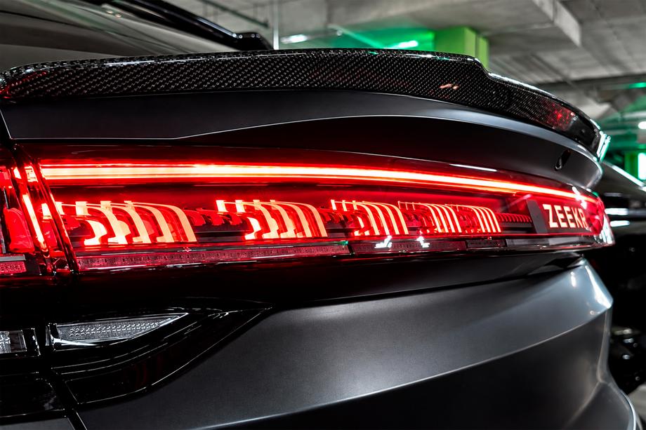 Zeekr 001 2021- V1 Spoiler (2024+, Carbon Fiber) Photo 4