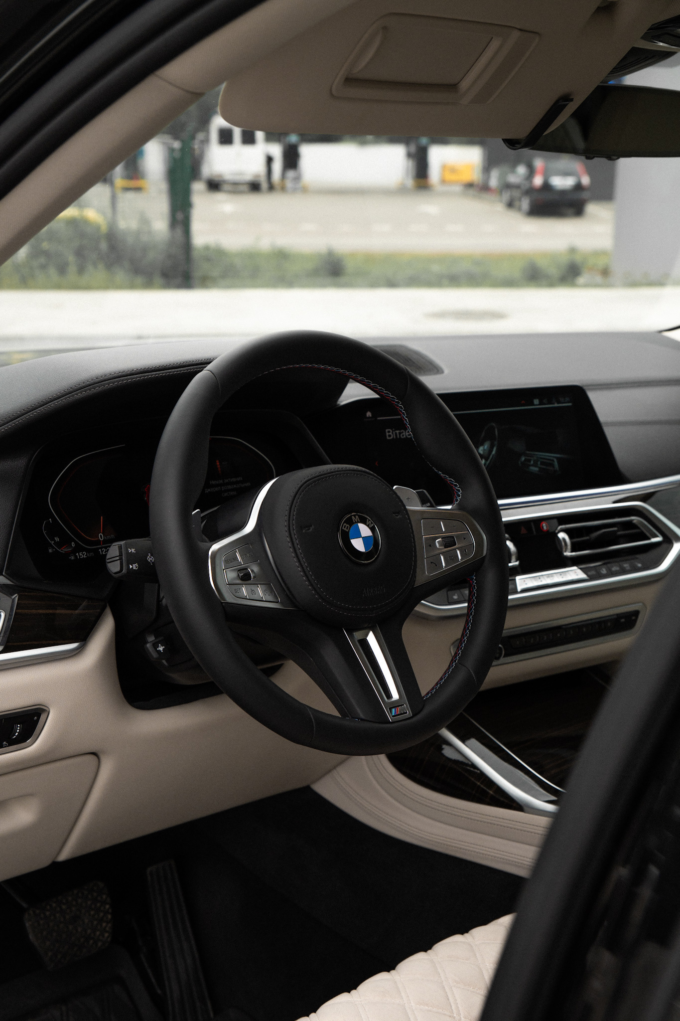 From stock BMW X7 G07 to M-Sport: work done and the result