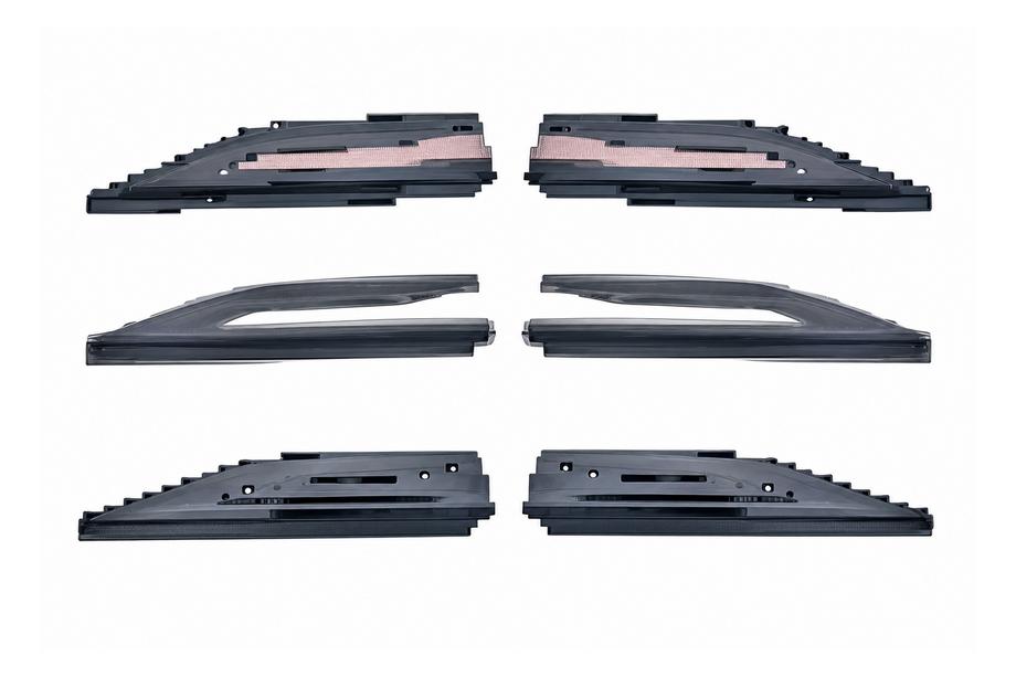Range Rover Evoque 2018- Black fender vent Image