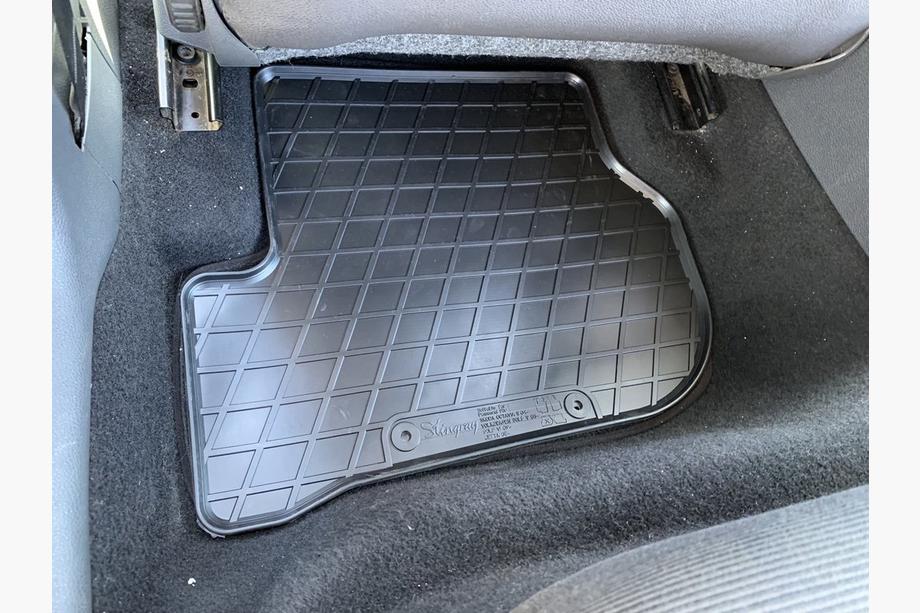 Volkswagen Golf 5 2003-2009 Rubber Floor Mats (4 pcs, Stingray Premium) Photo 2
