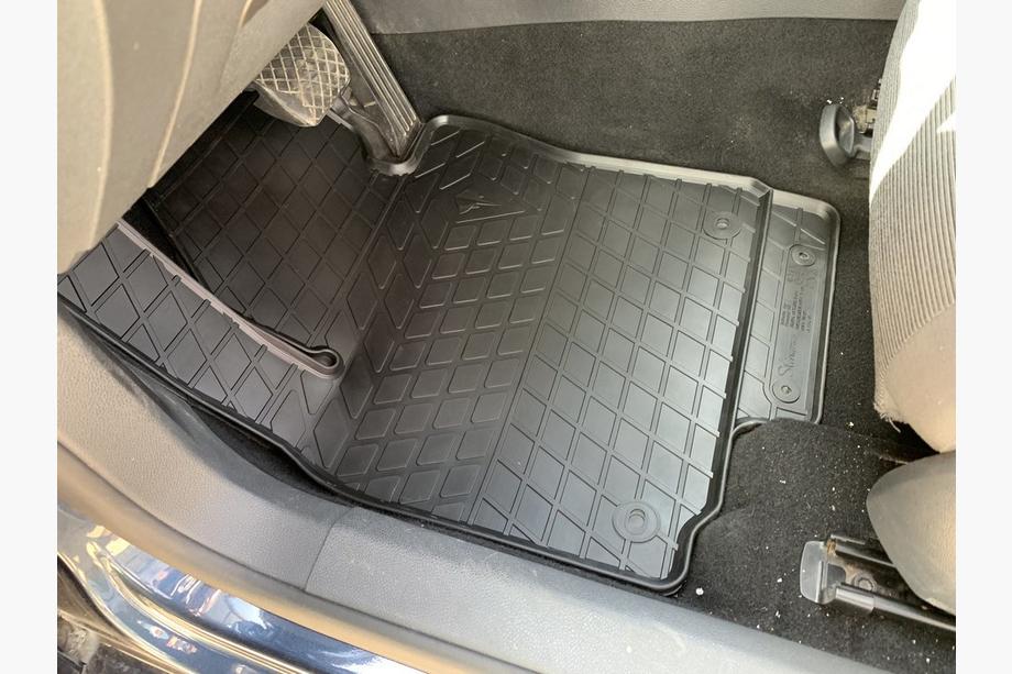 Volkswagen Golf 5 2003-2009 Rubber Floor Mats (4 pcs, Stingray Premium) Photo 4