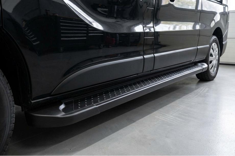 Renault Trafic 2015- Side Steps Allmond Black (2 pcs, Aluminum) Image