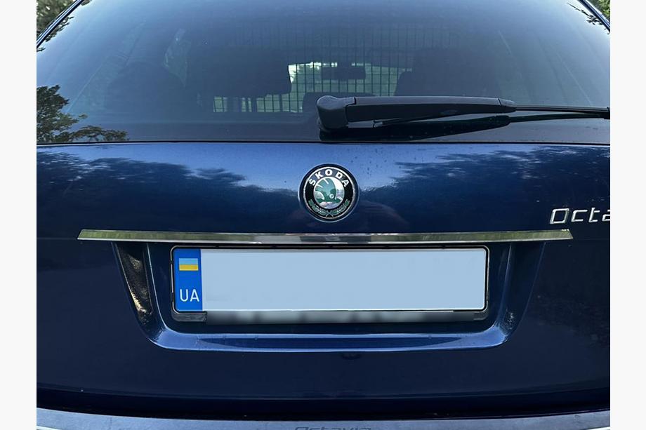 Skoda Octavia II A5 2010-2013 Chrome trim above license plate Carmos (stainless steel) Photo 5