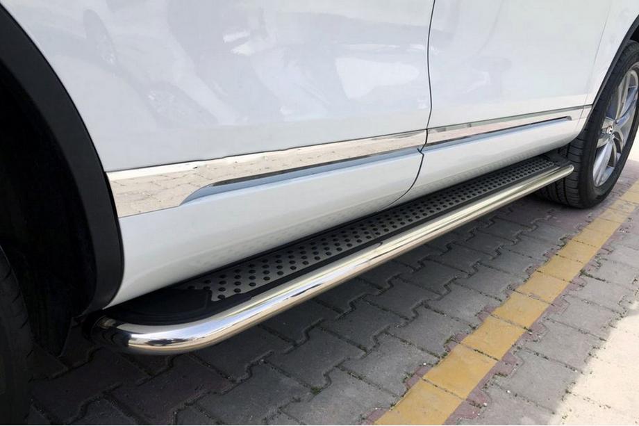 Volkswagen Touareg 2010-2018 Side Steps Maydos V2 (2 pcs, Aluminum & Stainless Steel) Photo 1