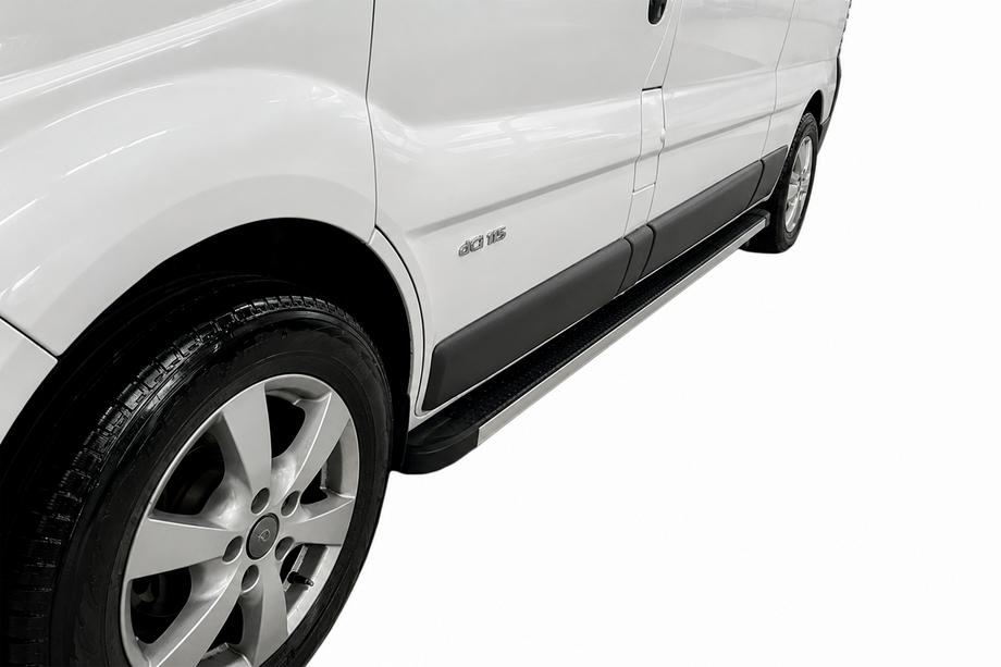 Renault Trafic 2001–2015 Side Steps Maya (2 pcs, Aluminum) Image