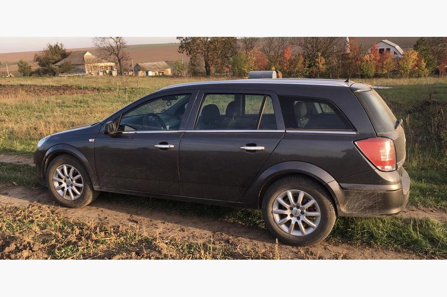 Opel Astra H 2004-2013 Stainless Steel Window Trim Photo 6