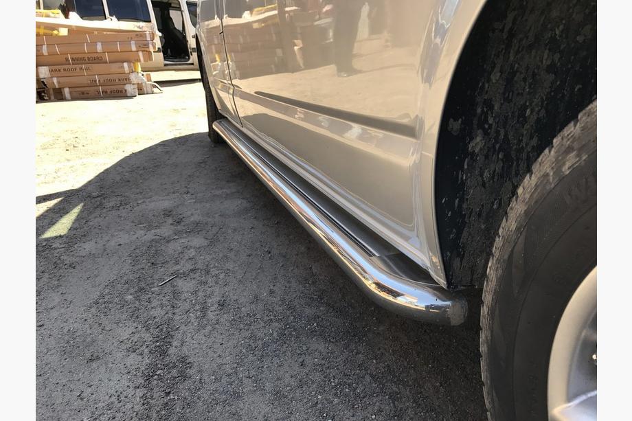 Volkswagen T5 Caravelle 2004-2010 Side Steps Premium (2 pcs, Stainless Steel) Image