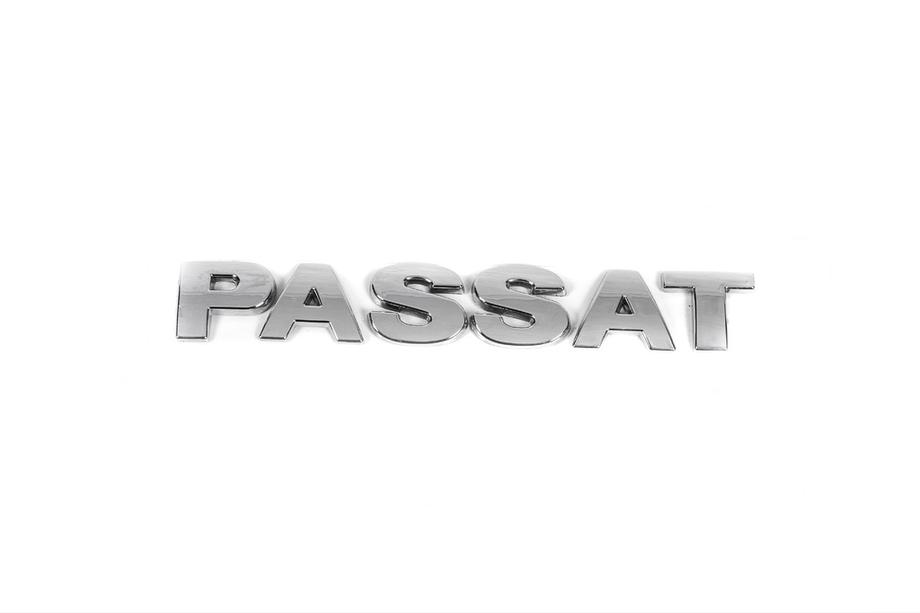 Volkswagen Passat B5 1997-2005 Passat emblem Image