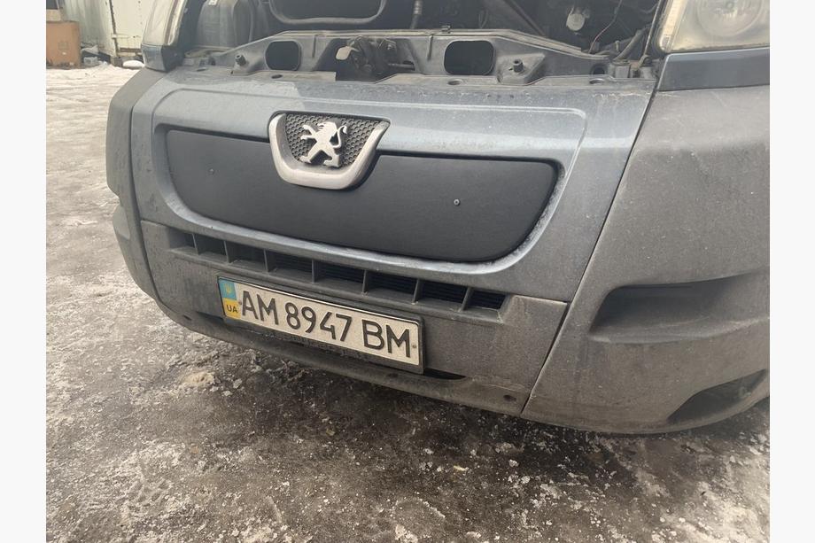 Peugeot Boxer 2006-2025 Winter grille (2006-2014) Matte Photo 3