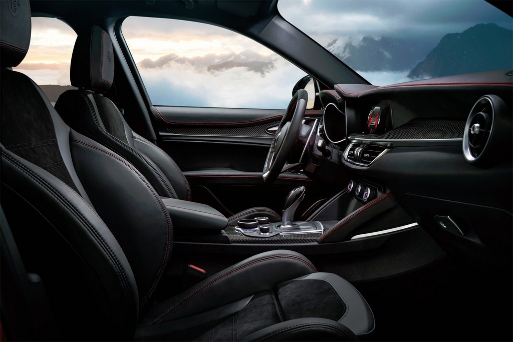 The first review of crossover Alfa Romeo Stelvio