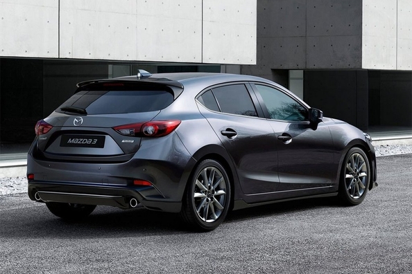 Review of the updated Mazda 3 Photo 5