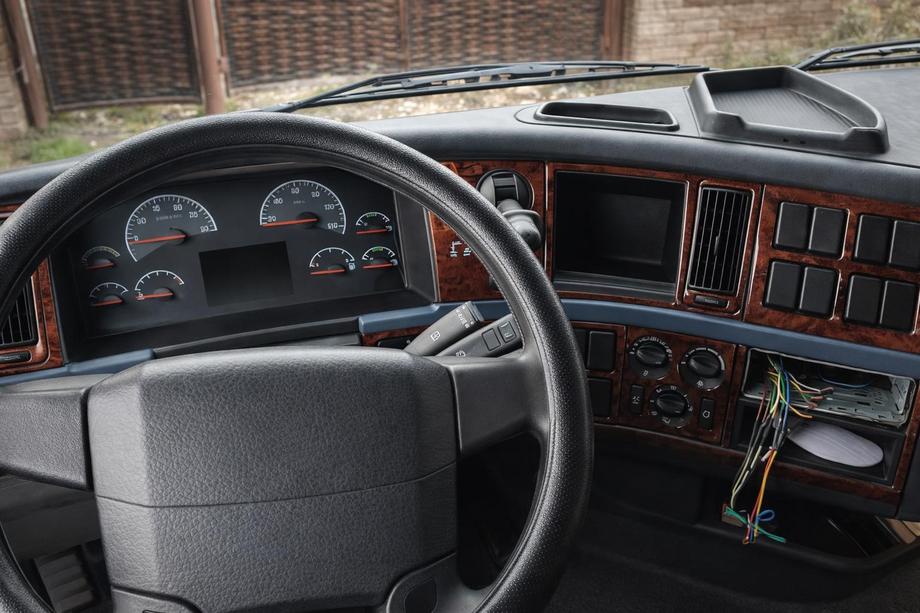Volvo FH 1993-2012 Dashboard Trim 2002-2008 (Wood Grain) Image