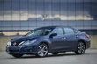 Overview of sedan Nissan Teana photo 3