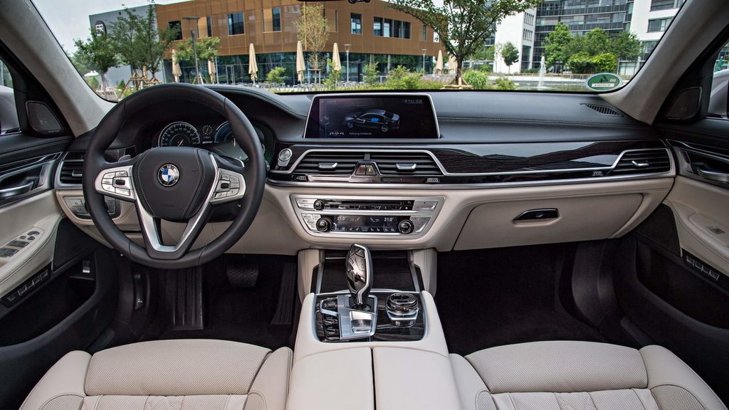 BMW will complement the seventh series of hybrid models