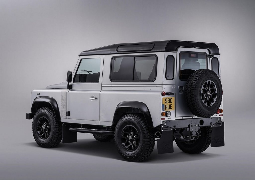New Land Rover Defender will receive an electric version