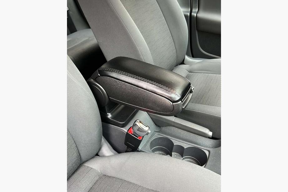 Volkswagen Golf 5 2003-2009 Armrest with key holder Photo 4