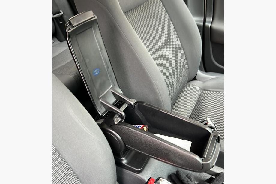 Volkswagen Golf 5 2003-2009 Armrest with key holder Photo 8