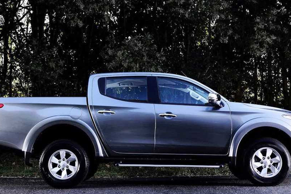 The Mitsubishi L200 pickup fifth generation Photo 2