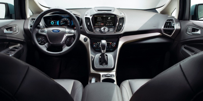 Review of the compact five-seat minivan Ford C-Max
