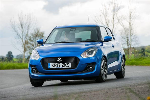 An overview of hatchback Suzuki Swift Photo 1