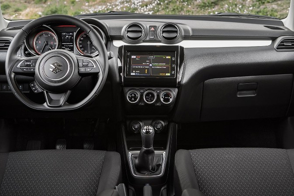 An overview of hatchback Suzuki Swift Photo 4