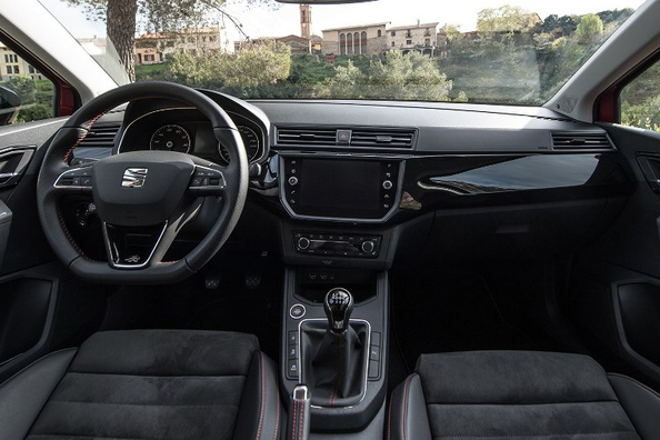 SEAT Ibiza hatchback fifth generation Photo 7