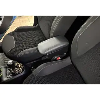 Armrest (with plastic adapter for cup holder) photo 1